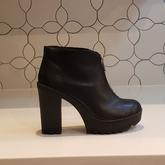 Mossimo Supply Co Black Zip Up  Chunky Heel  Ankle Boot  7 1/2 - Picture 5 of 12